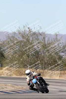 media/Dec-01-2025-Moto Forza (Mon) [[2daa91e15f]]/3-Beginner Group/Session 3 (Turn 3)/